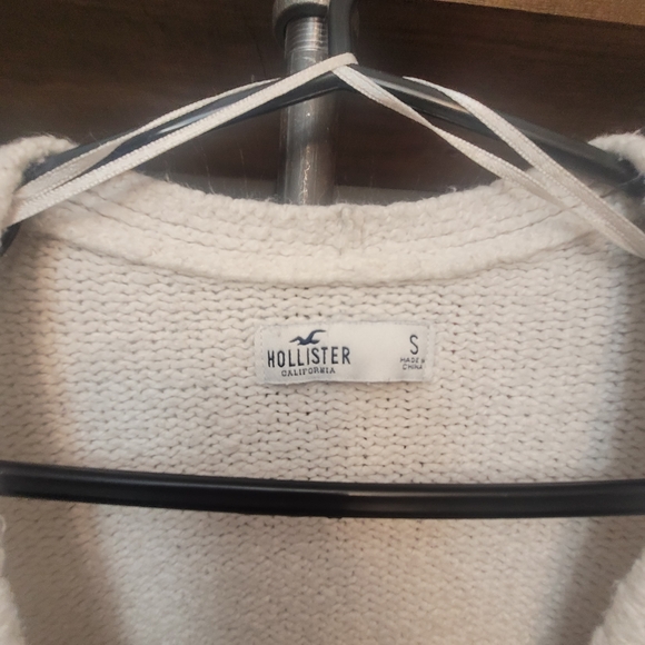 Cozy White Sweater with Striped Sleeves - Picture 2 of 5